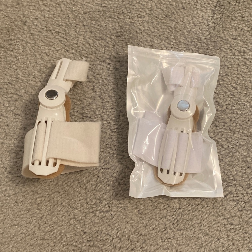 White Orthopedic Toe Correctors